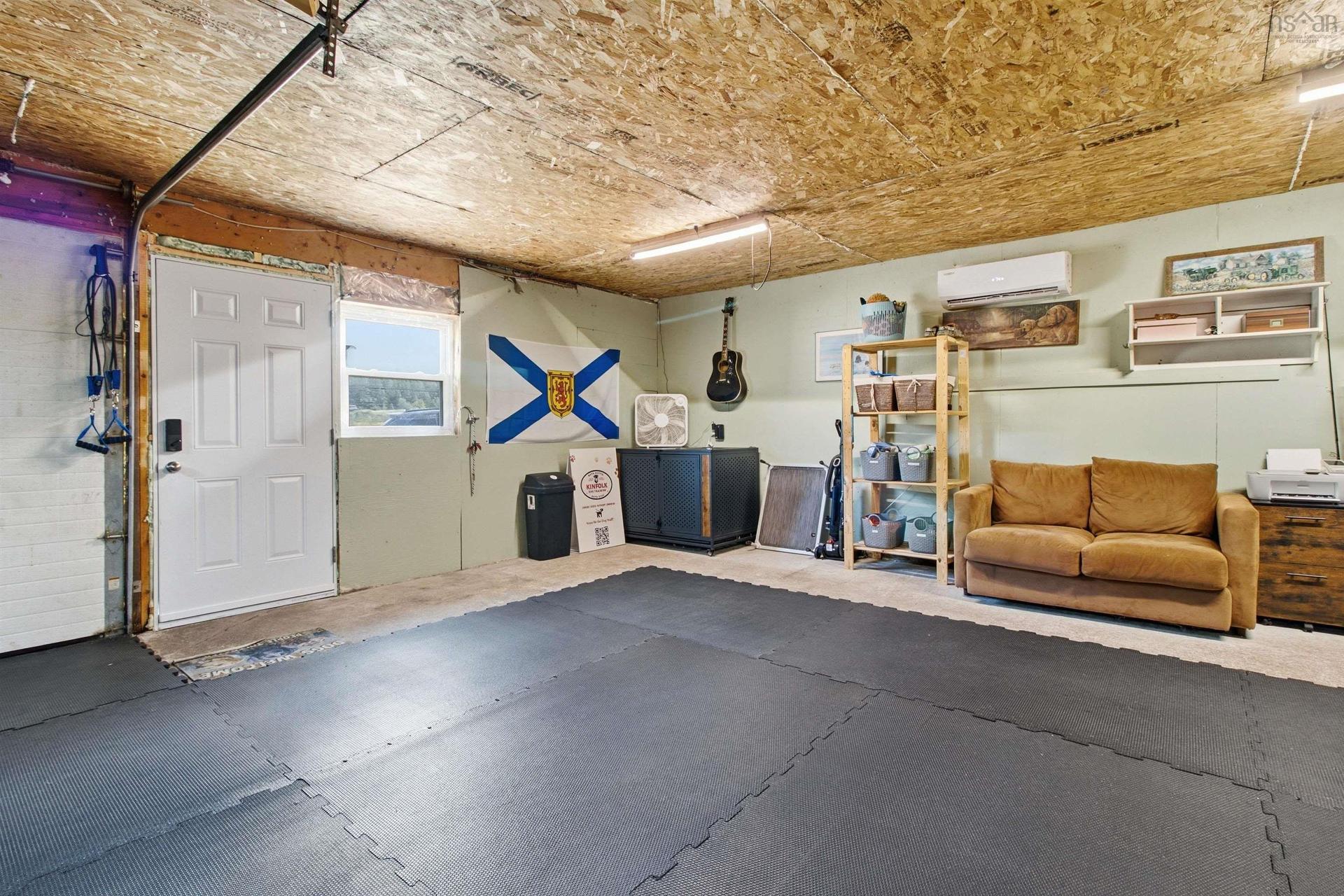 1096 Highway 2, Hilden, NS - Indoor