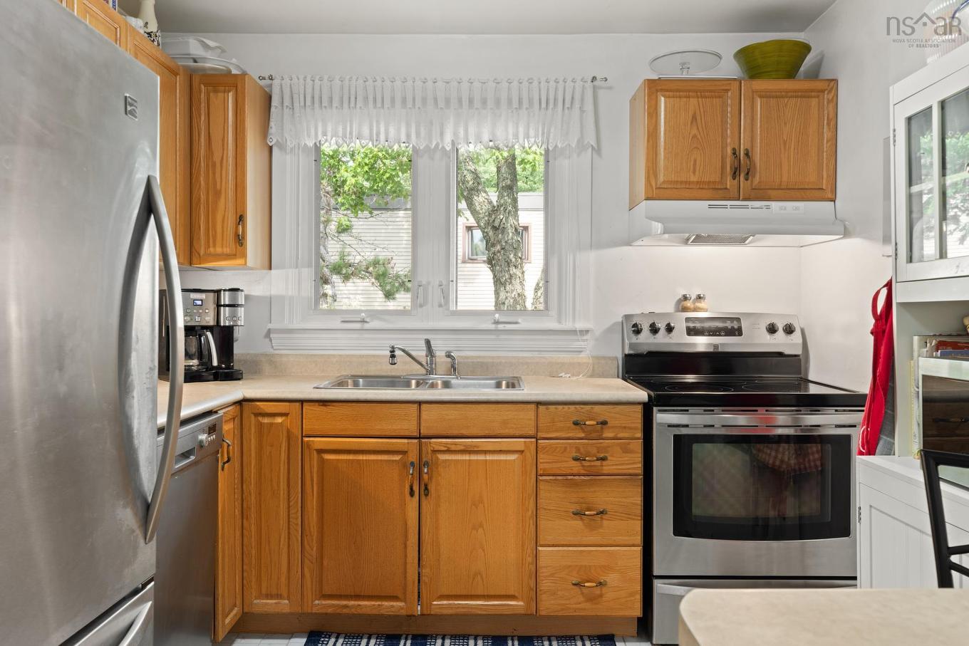 98 Forestside Crescent, Halifax, NS - Indoor Photo Showing Kitchen With Double Sink