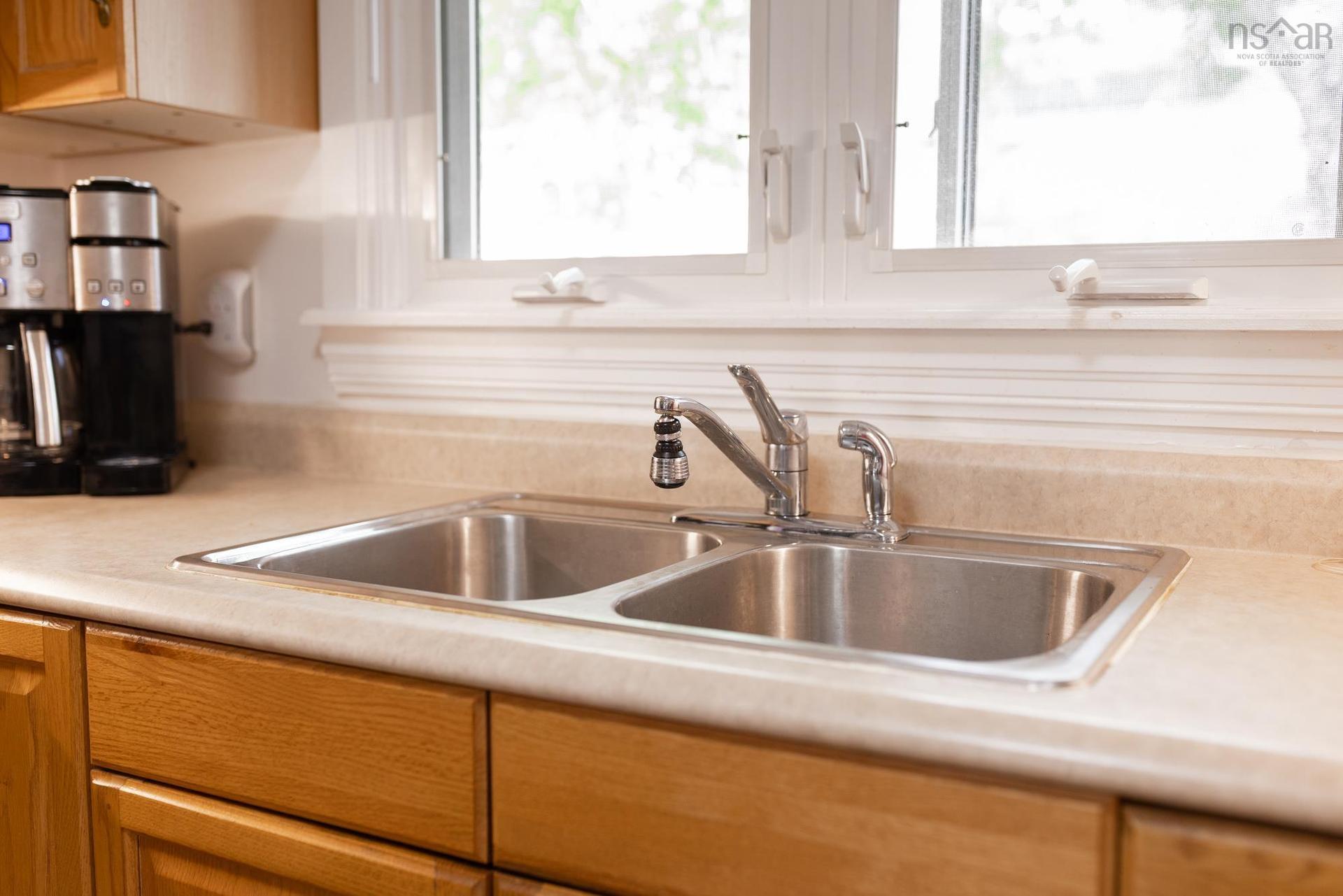 98 Forestside Crescent, Halifax, NS - Indoor Photo Showing Kitchen With Double Sink