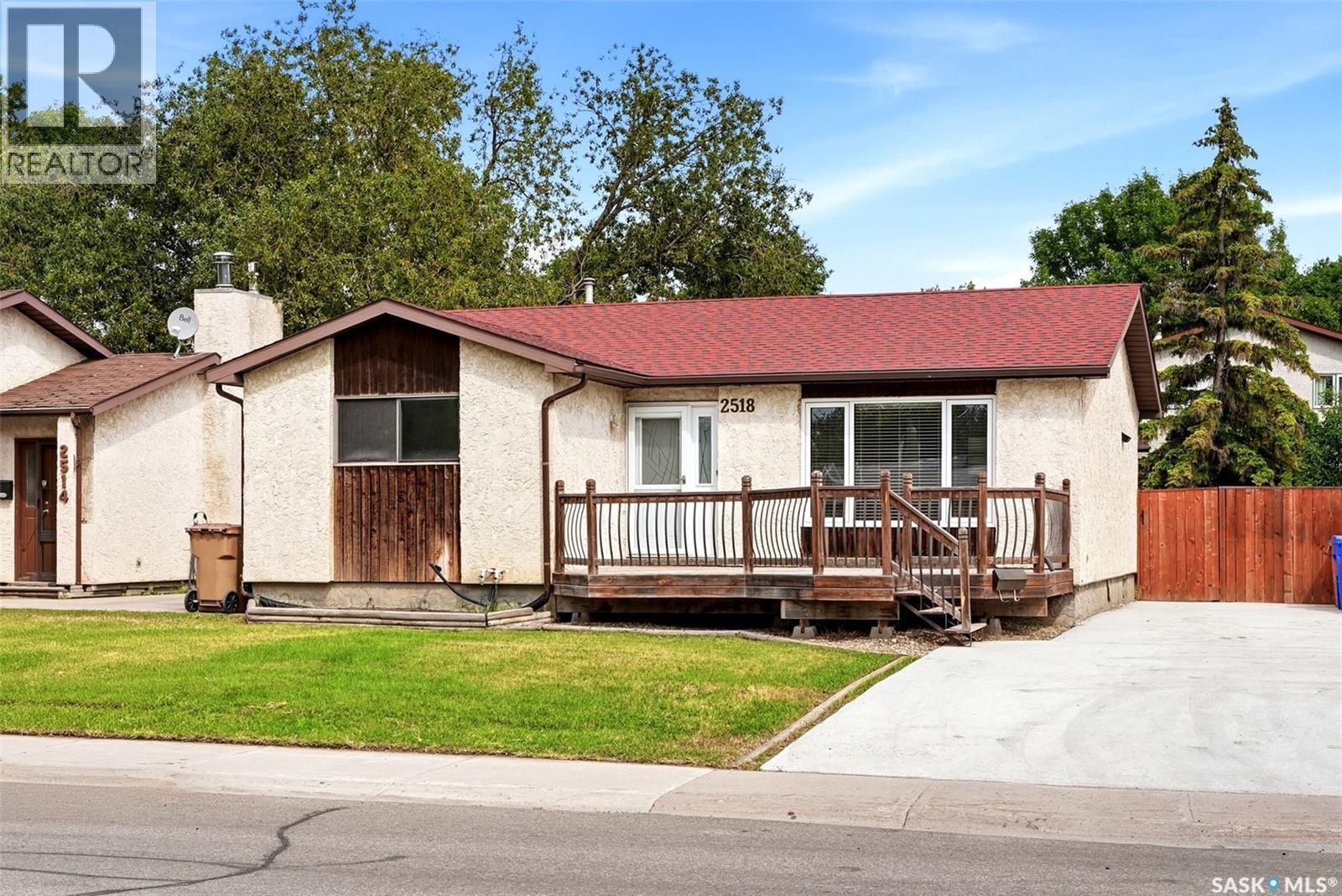 2518 7Th Avenue E, Regina, SK - Outdoor With Deck Patio Veranda