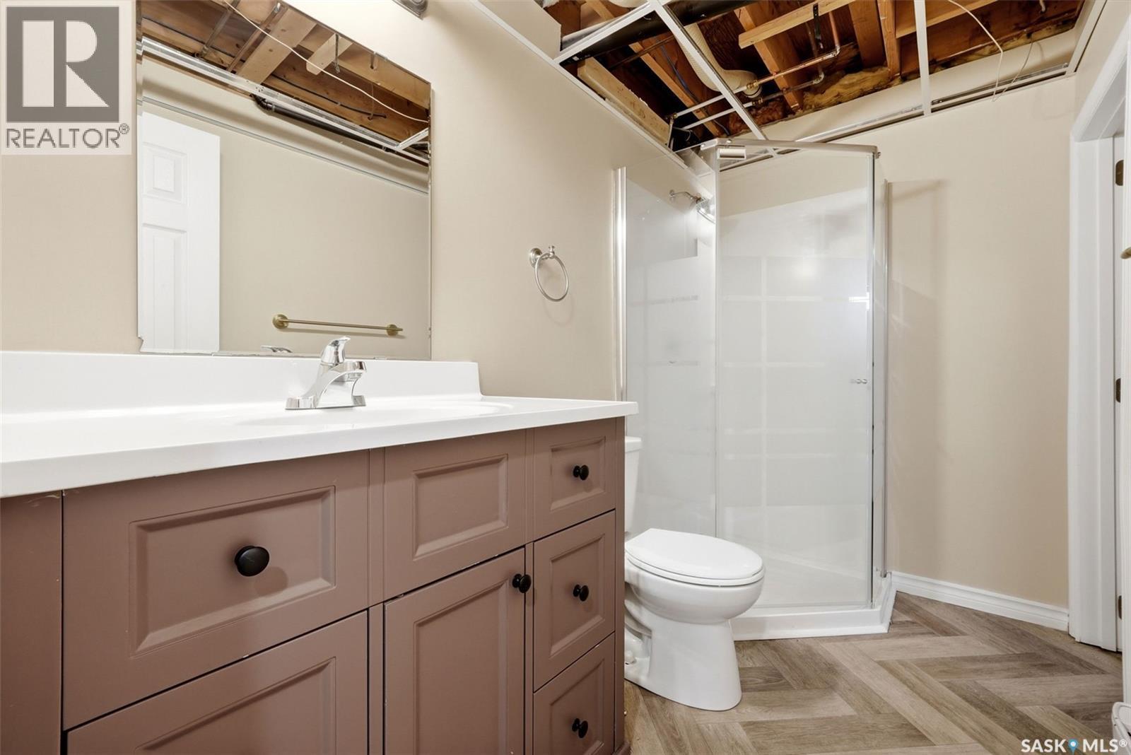 2518 7Th Avenue E, Regina, SK - Indoor Photo Showing Bathroom