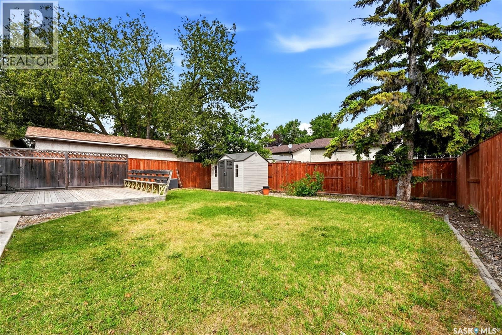 2518 7Th Avenue E, Regina, SK - Outdoor With Deck Patio Veranda With Backyard