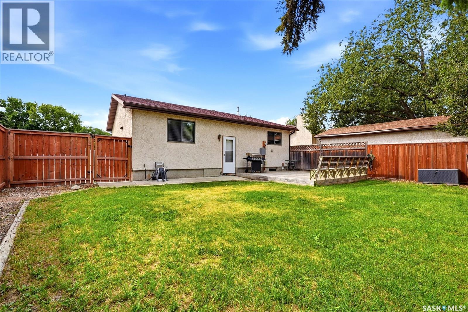 2518 7Th Avenue E, Regina, SK - Outdoor With Deck Patio Veranda