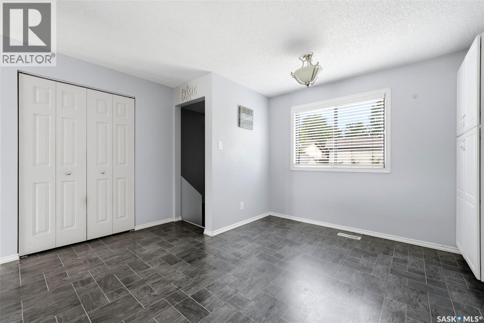 2518 7Th Avenue E, Regina, SK - Indoor Photo Showing Other Room