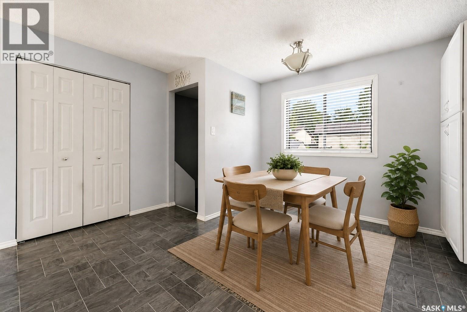 2518 7Th Avenue E, Regina, SK - Indoor Photo Showing Dining Room
