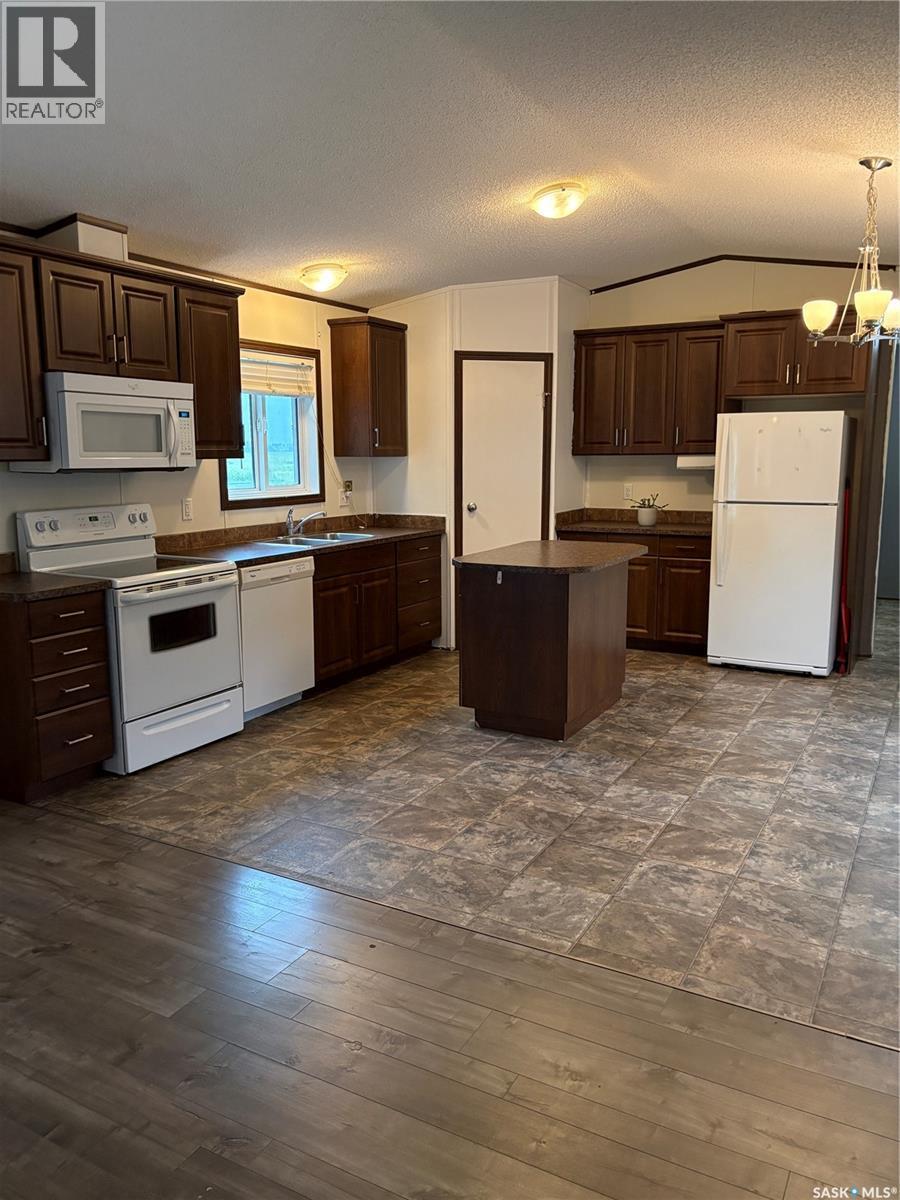 69 Railway Avenue, Calder, SK - Indoor Photo Showing Kitchen