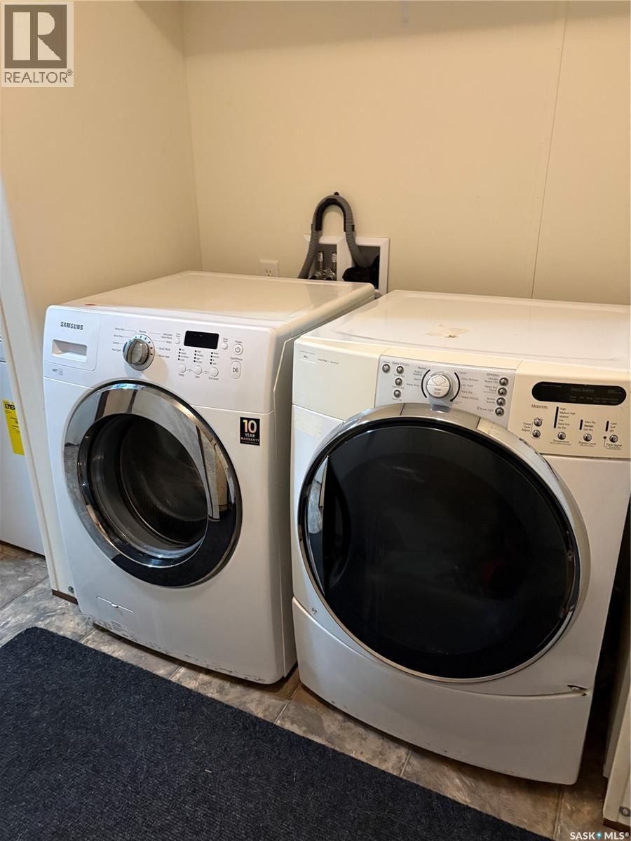 69 Railway Avenue, Calder, SK - Indoor Photo Showing Laundry Room