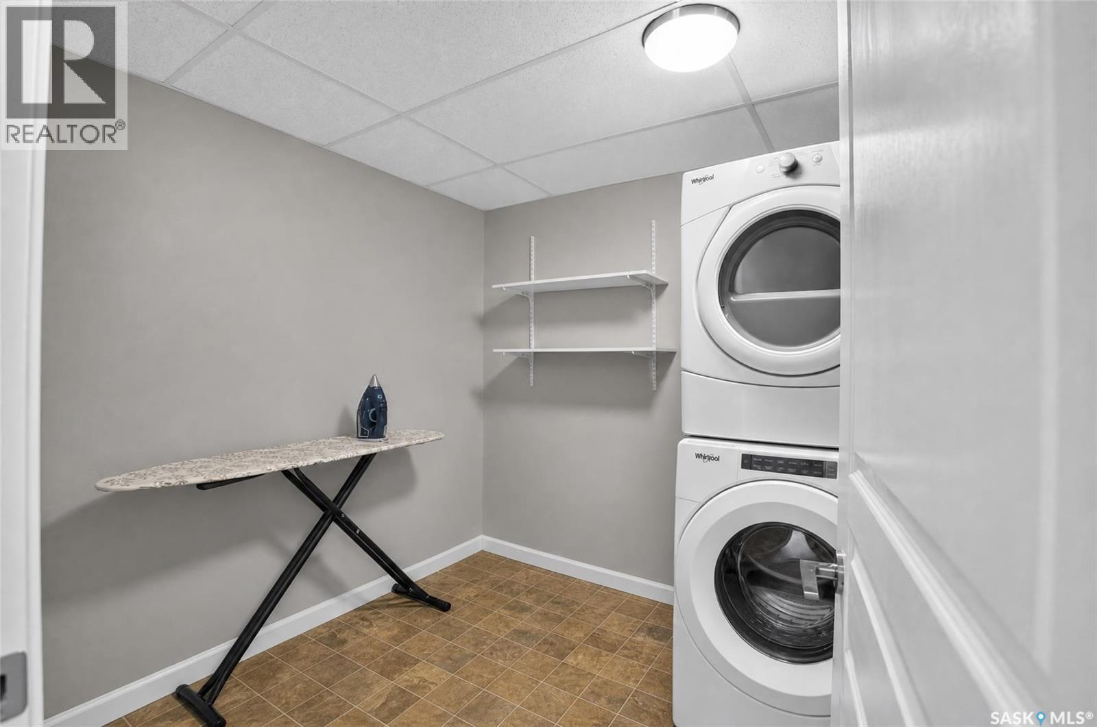 302 721 8Th Street E, Saskatoon, SK - Indoor Photo Showing Laundry Room