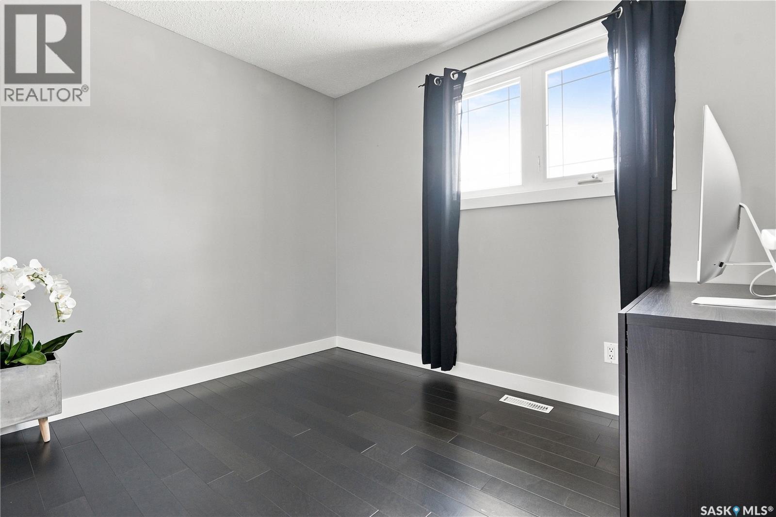 105 Grant Street, Saskatoon, SK - Indoor Photo Showing Other Room