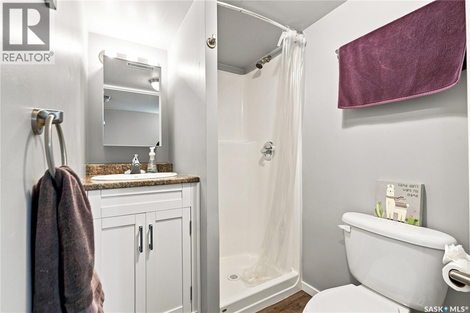 105 Grant Street, Saskatoon, SK - Indoor Photo Showing Bathroom