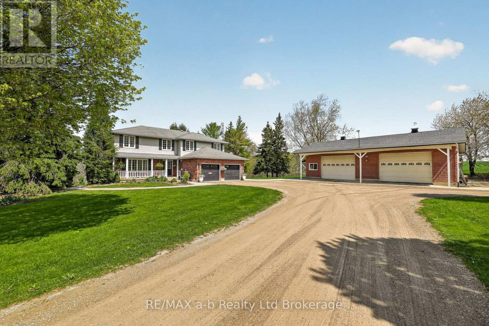 403745 Union Road, Ingersoll (Ingersoll - South), ON - Outdoor With Deck Patio Veranda With Facade