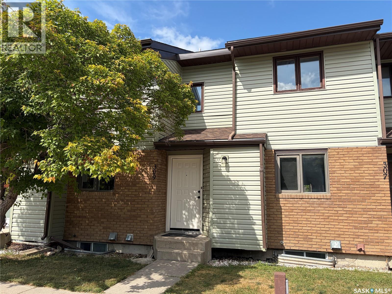 309 7Th Avenue, Humboldt, SK - Outdoor With Exterior