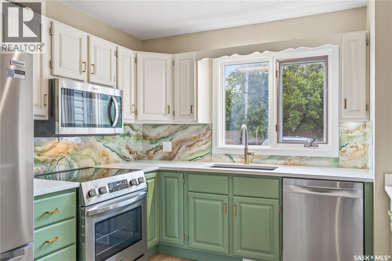309 7Th Avenue, Humboldt, SK - Indoor Photo Showing Kitchen With Upgraded Kitchen
