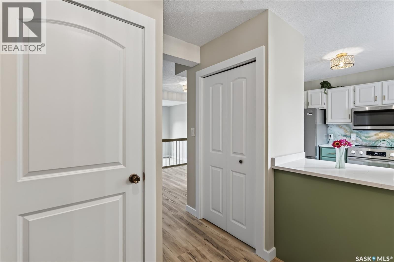 309 7Th Avenue, Humboldt, SK - Indoor