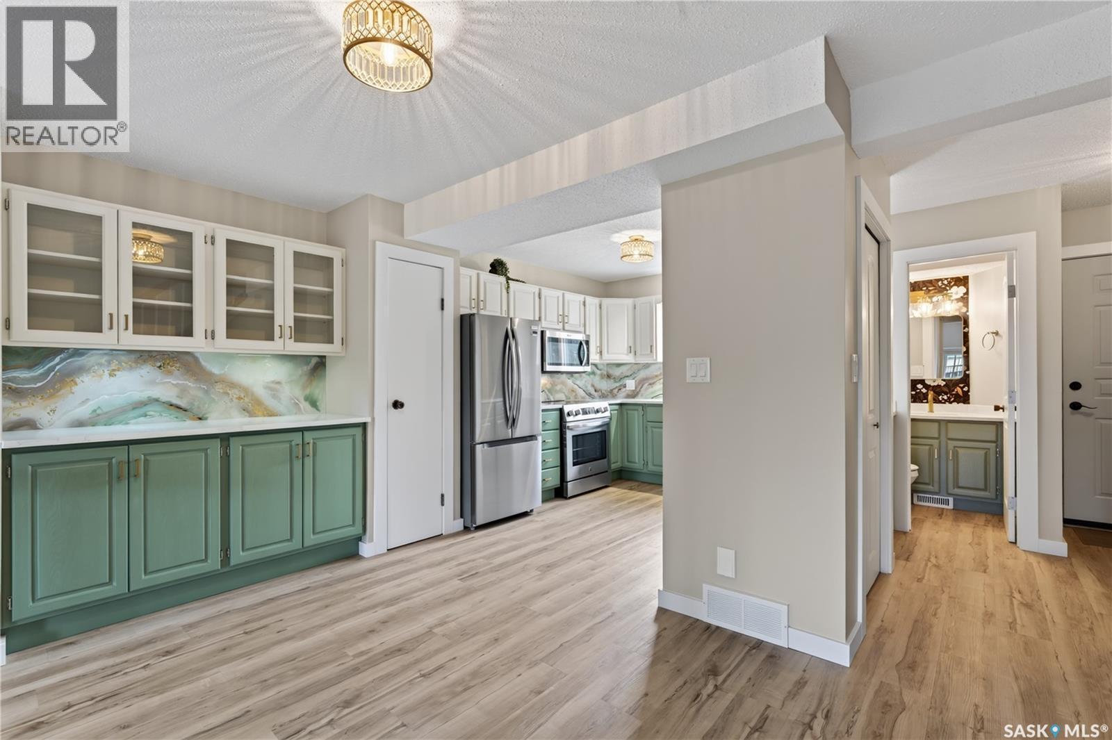 309 7Th Avenue, Humboldt, SK - Indoor