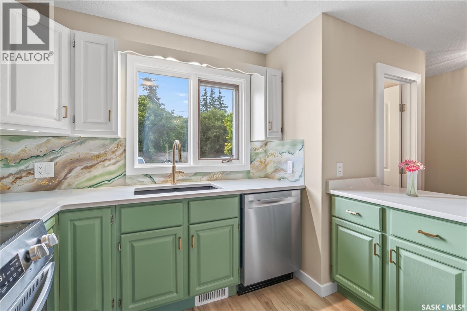 309 7Th Avenue, Humboldt, SK - Indoor
