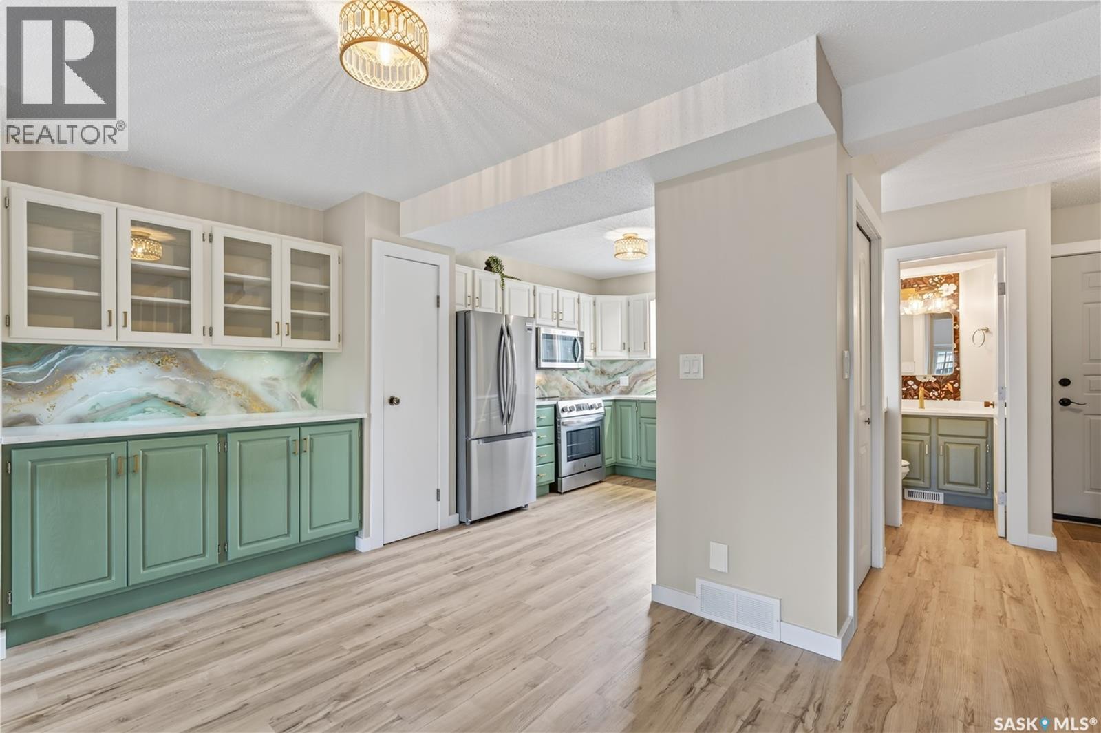 309 7Th Avenue, Humboldt, SK - Indoor