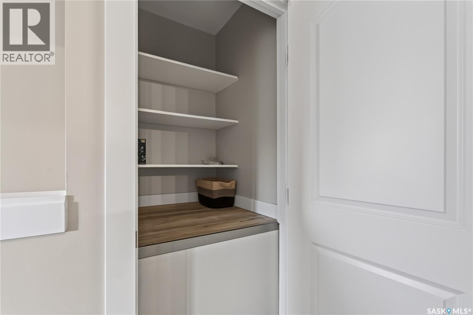 309 7Th Avenue, Humboldt, SK - Indoor