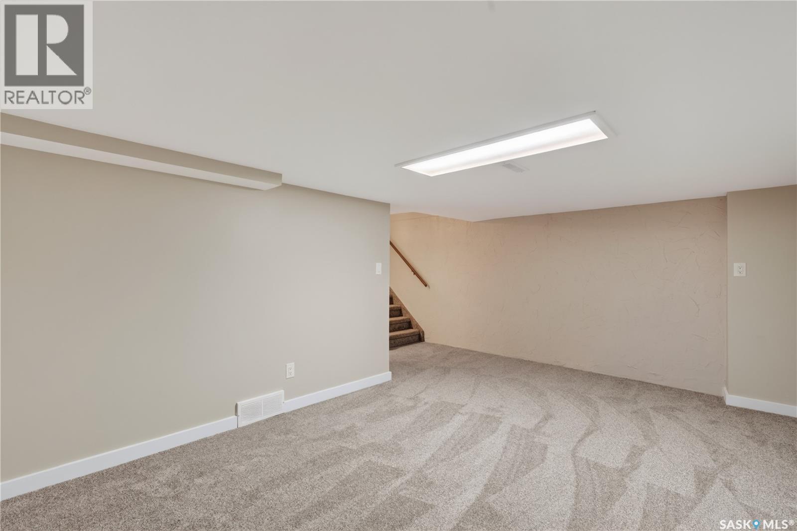 309 7Th Avenue, Humboldt, SK - Indoor