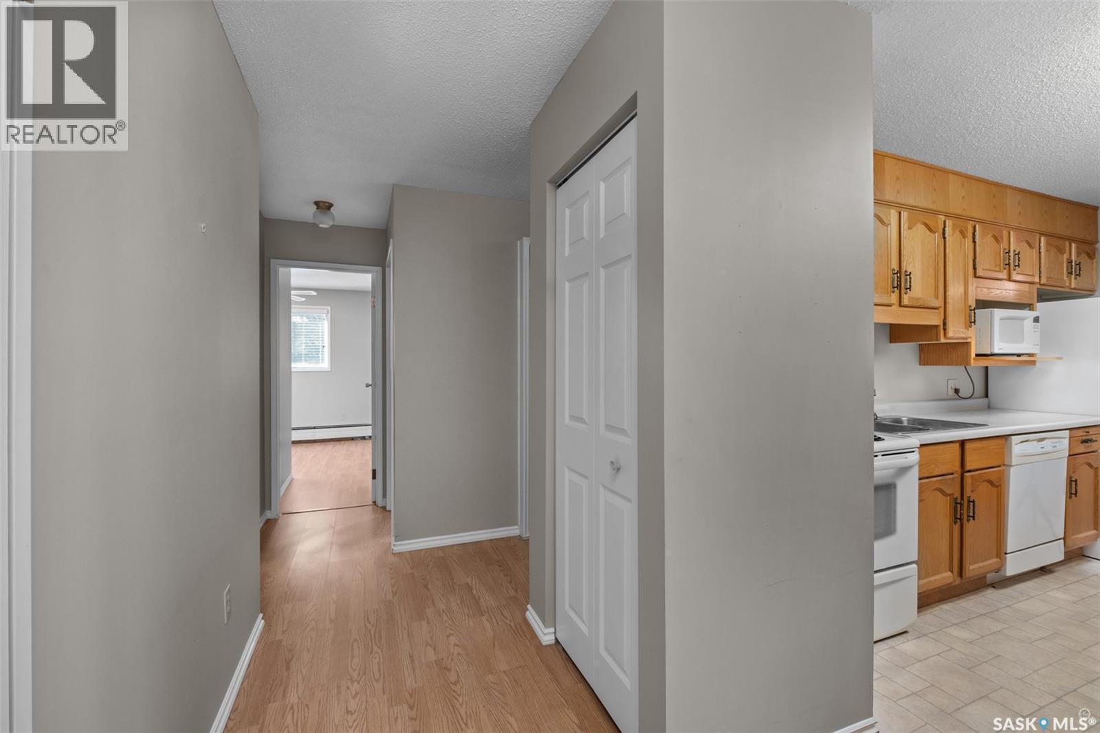 105 66 19Th Street W, Prince Albert, SK - Indoor Photo Showing Kitchen
