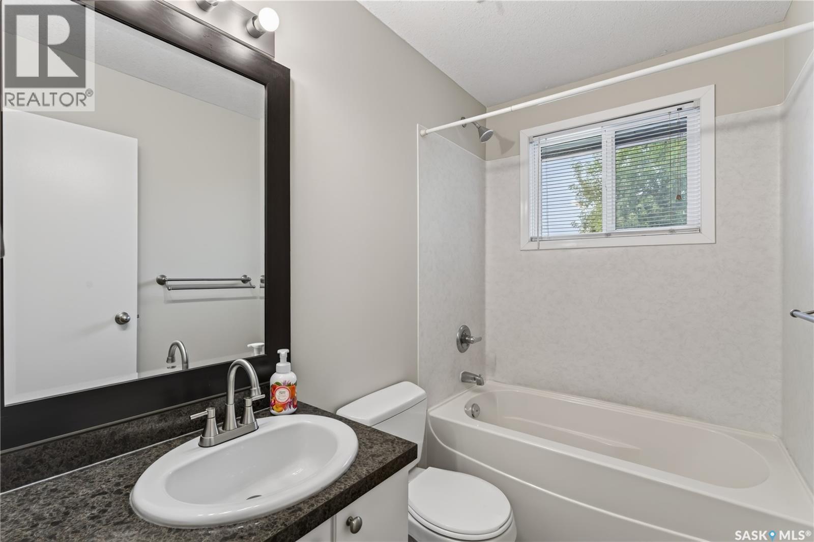 214 Fisher Crescent, Saskatoon, SK - Indoor Photo Showing Bathroom