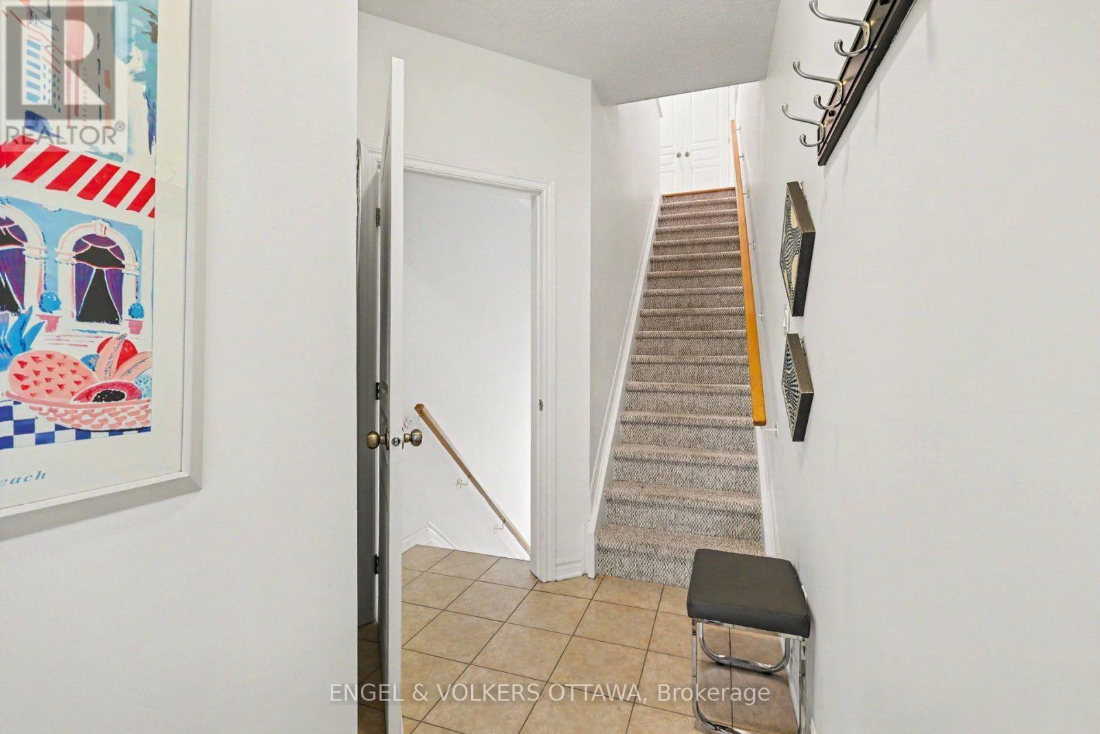 53 Hawkstone Gate, Ottawa, ON - Indoor Photo Showing Other Room