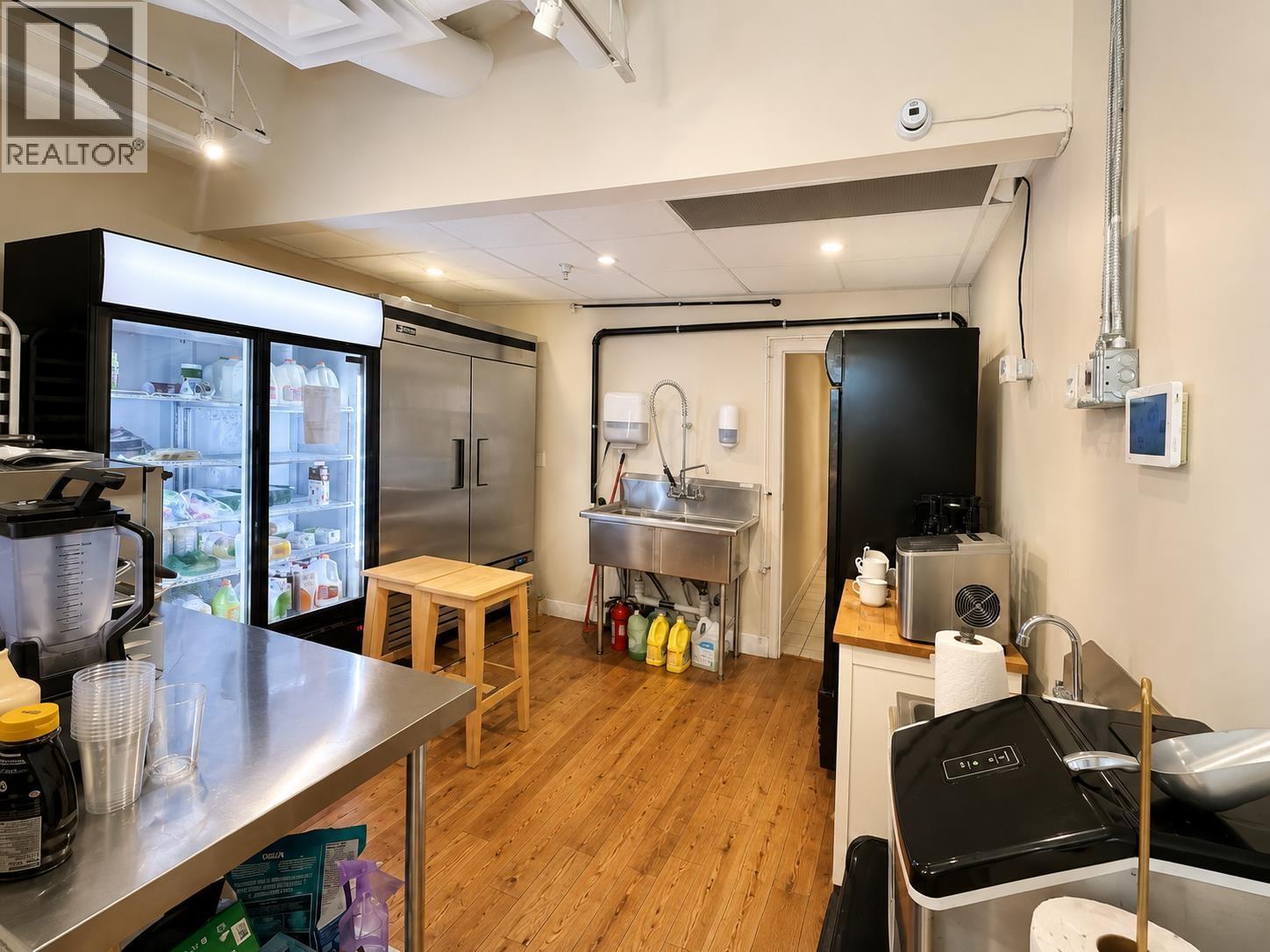 3341 W Broadway, Vancouver, BC