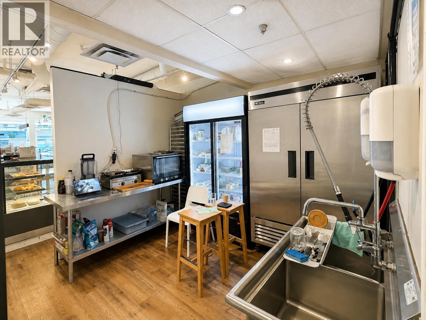 3341 W Broadway, Vancouver, BC