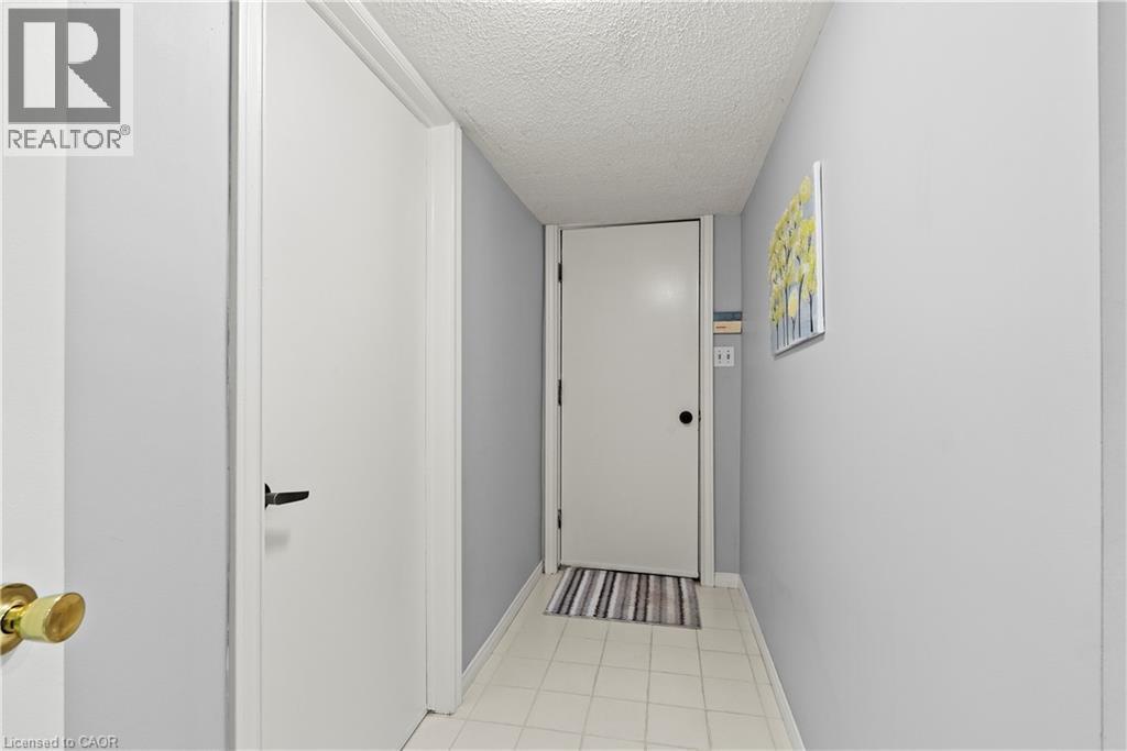 87 Monte Drive, Hamilton, ON - Indoor Photo Showing Other Room