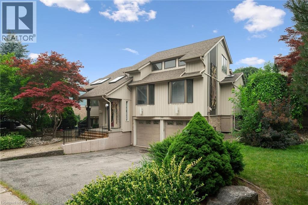 30 Shuh Avenue, Kitchener, ON - Outdoor
