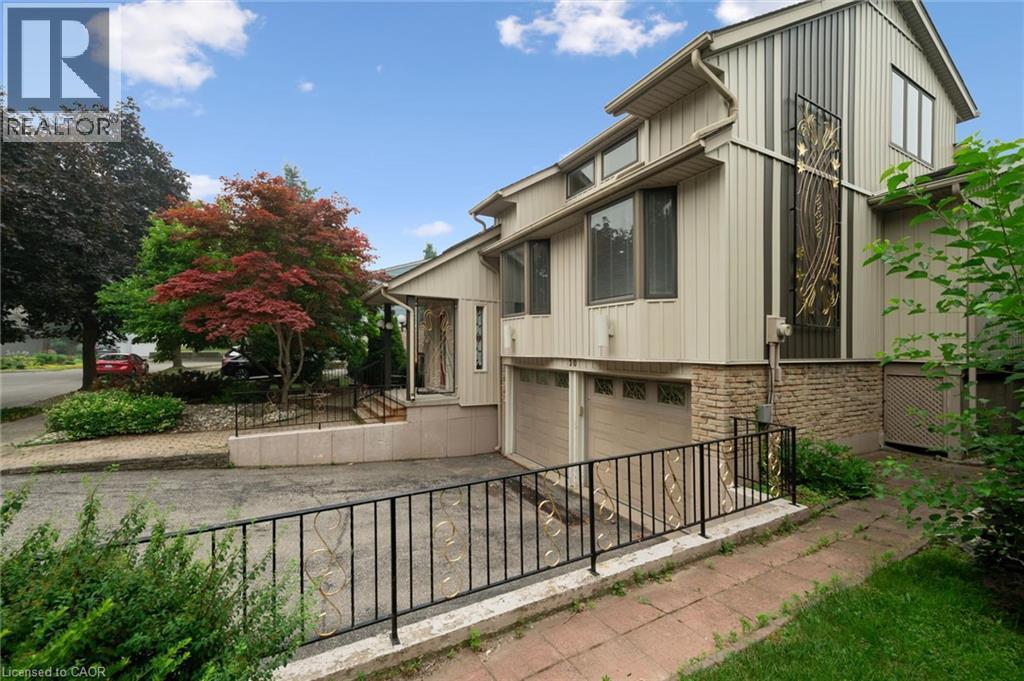 30 Shuh Avenue, Kitchener, ON - Outdoor