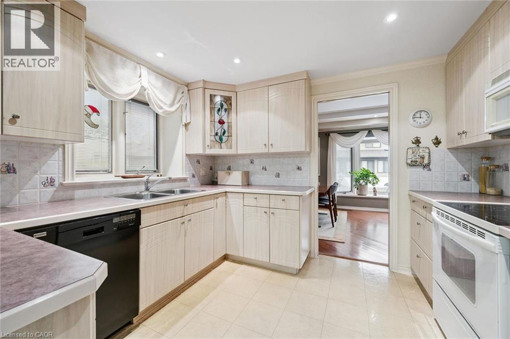 30 Shuh Avenue, Kitchener, ON - Indoor Photo Showing Kitchen With Double Sink