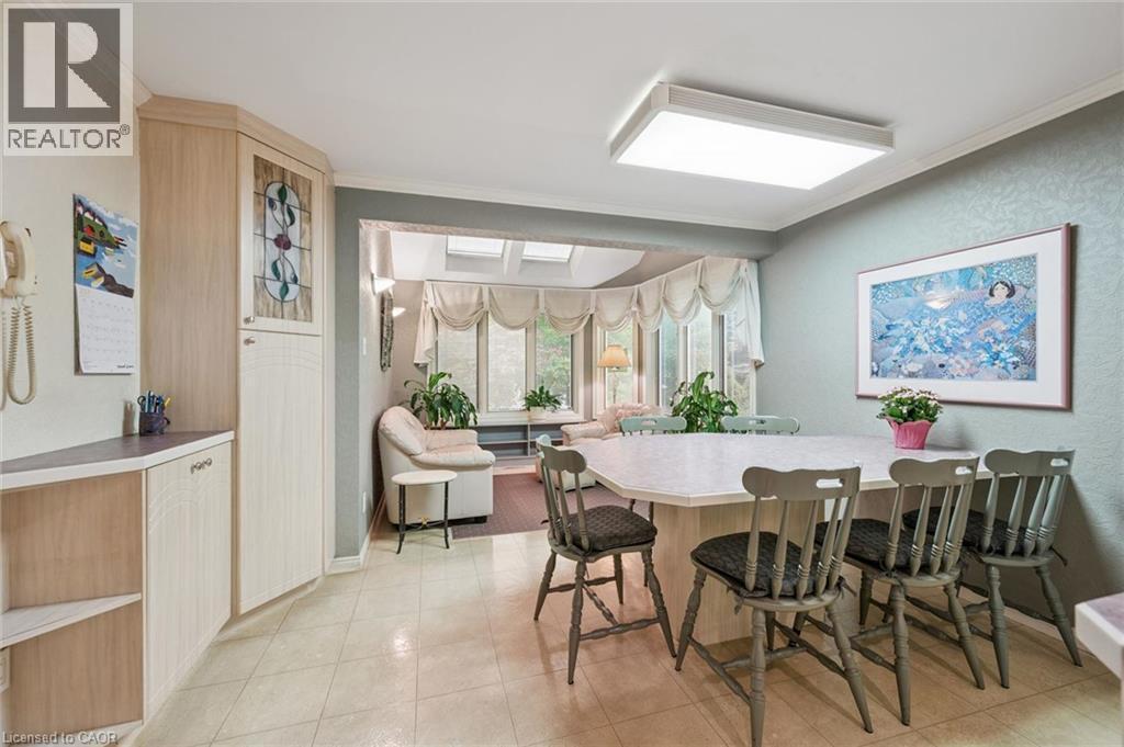 30 Shuh Avenue, Kitchener, ON - Indoor Photo Showing Dining Room