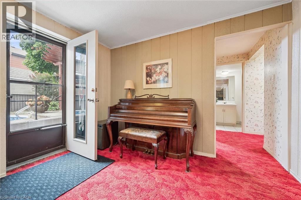 30 Shuh Avenue, Kitchener, ON - Indoor Photo Showing Other Room