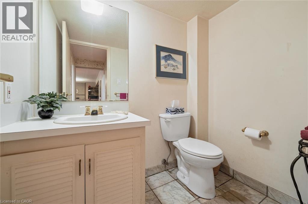 30 Shuh Avenue, Kitchener, ON - Indoor Photo Showing Bathroom