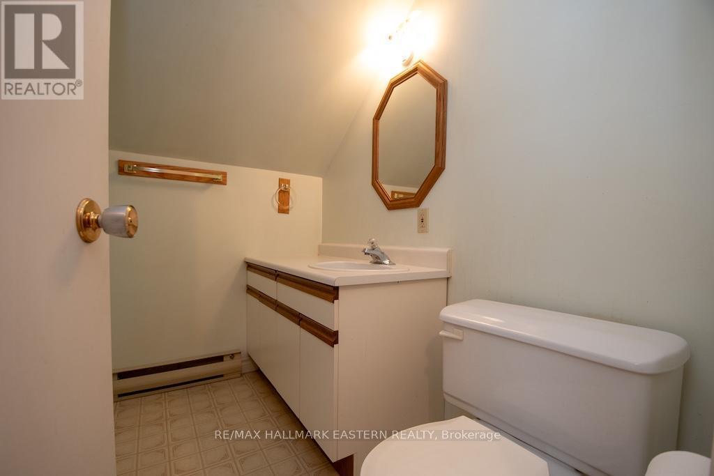 Bedroom #3 Ensuite - 1444 5Th Line, Selwyn, ON