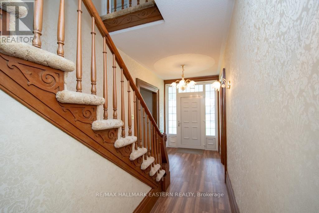 Foyer - 1444 5Th Line, Selwyn, ON