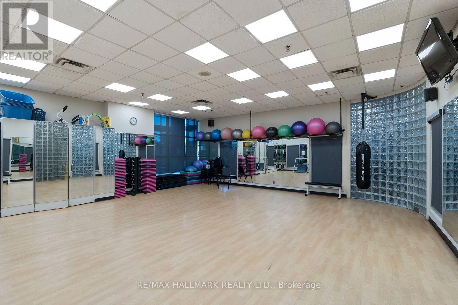 504 - 77 Harbour Square, Toronto, ON - Indoor