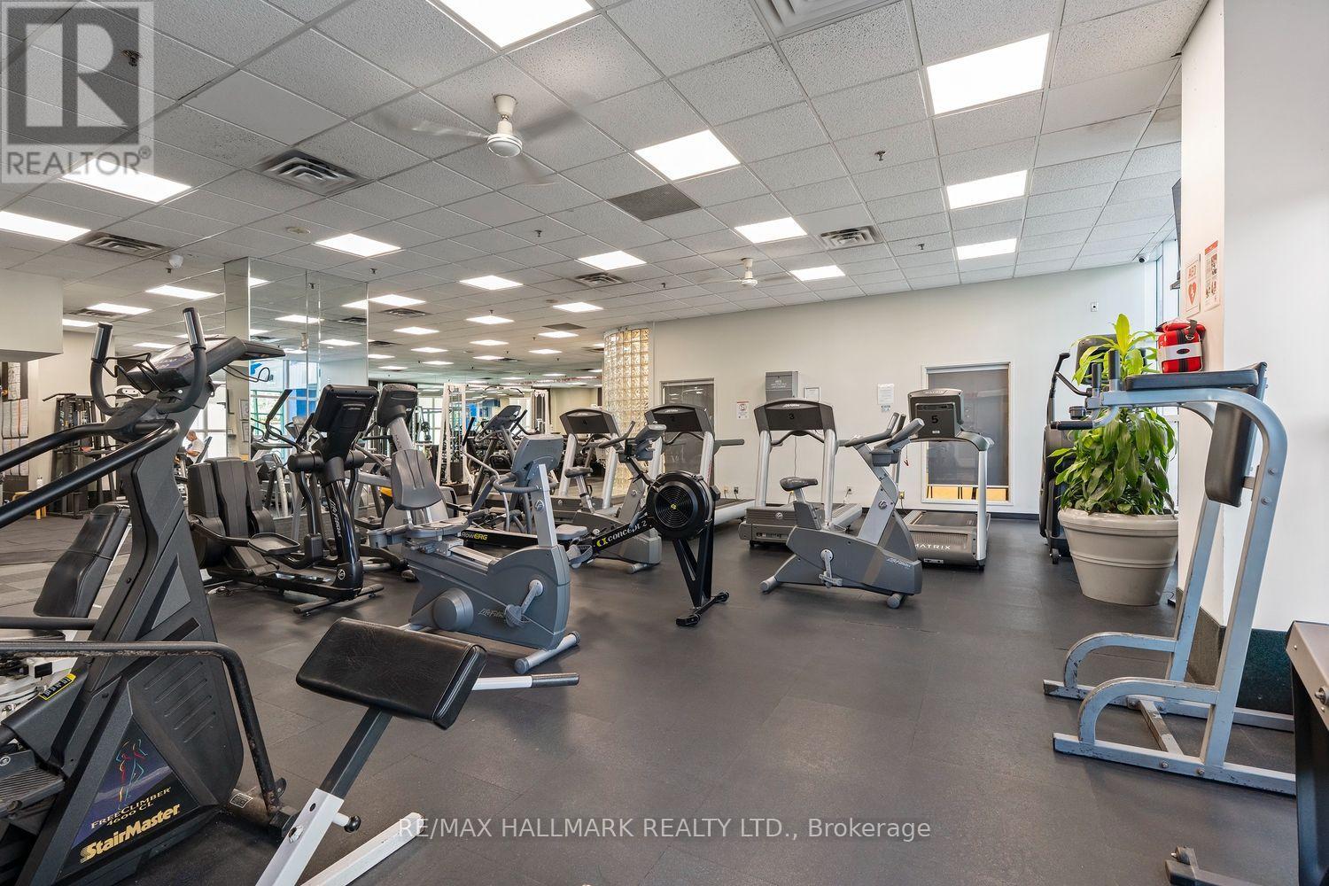 504 - 77 Harbour Square, Toronto, ON - Indoor Photo Showing Gym Room