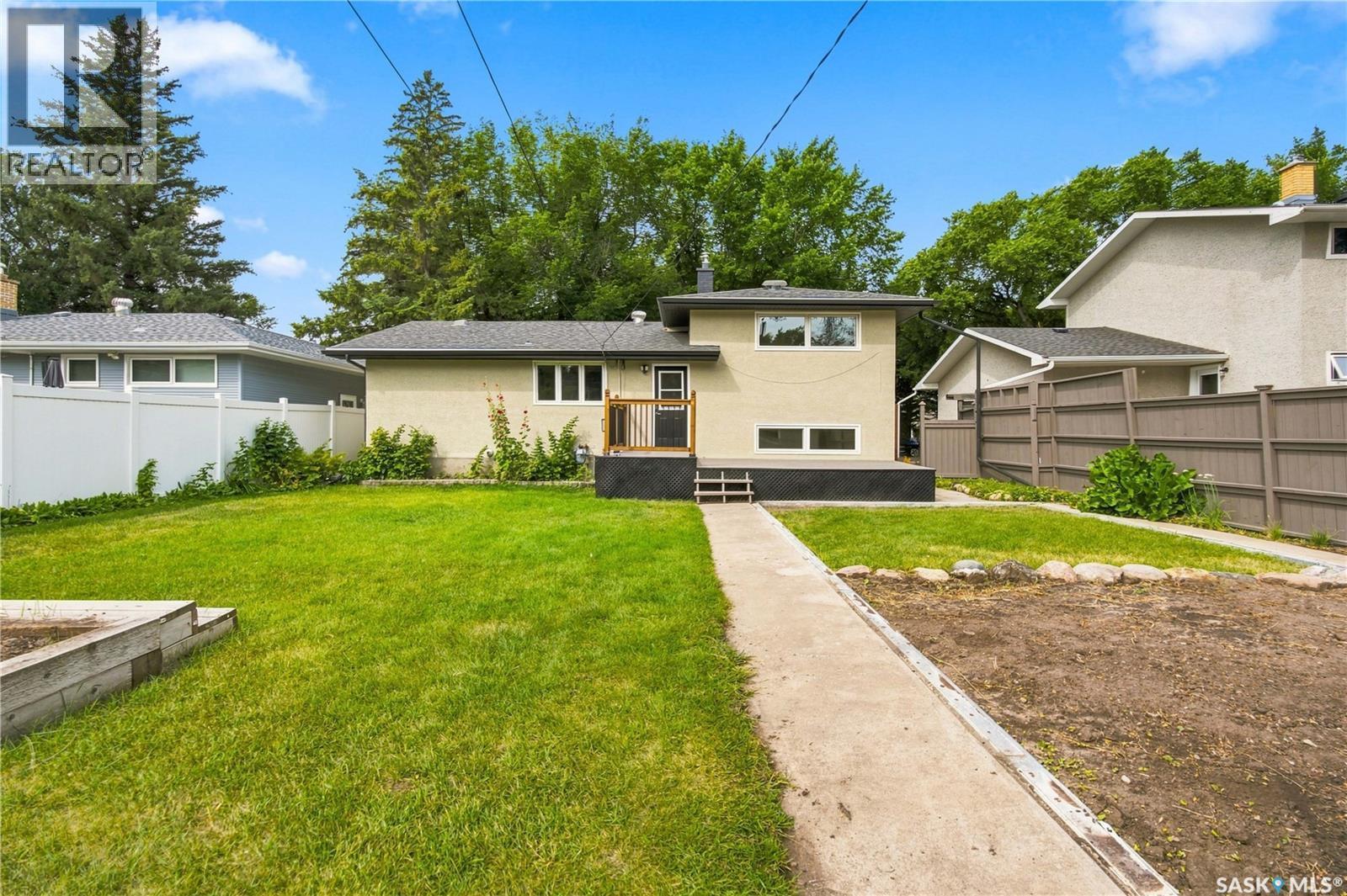 4059 Elphinstone Street, Regina, SK - Outdoor