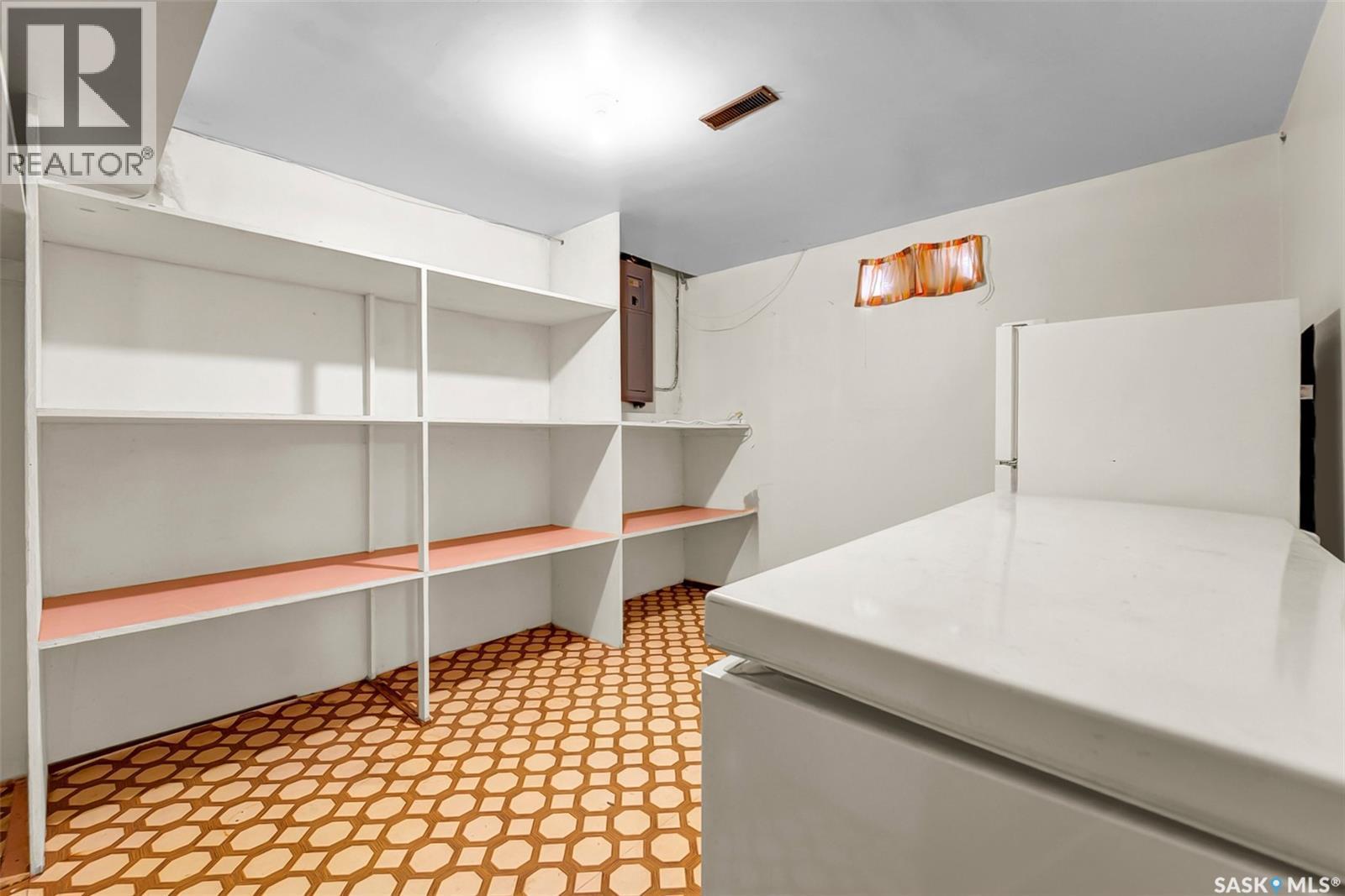 504 4Th Avenue W, Biggar, SK - Indoor With Storage