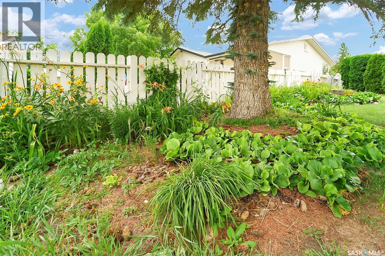 504 4Th Avenue W, Biggar, SK - Outdoor