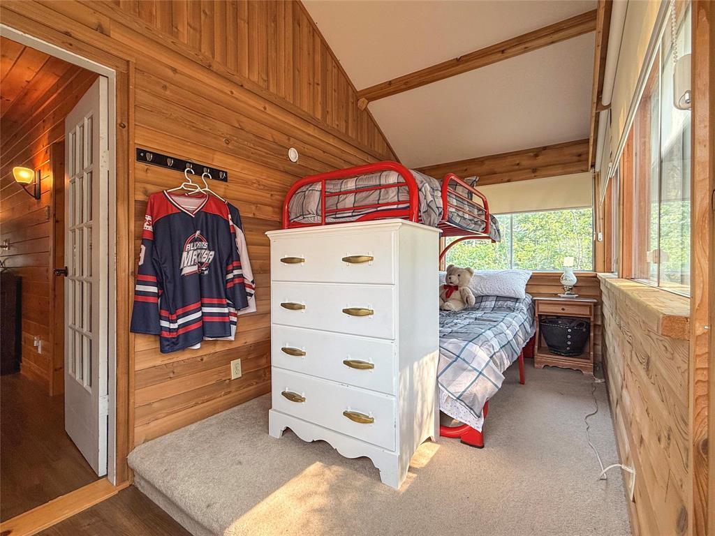 154 Crocus Street, Clear Lake, MB - Indoor Photo Showing Bedroom