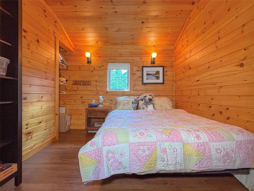 154 Crocus Street, Clear Lake, MB - Indoor Photo Showing Bedroom