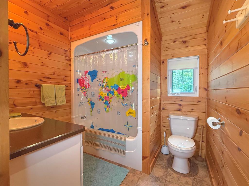 154 Crocus Street, Clear Lake, MB - Indoor Photo Showing Bathroom