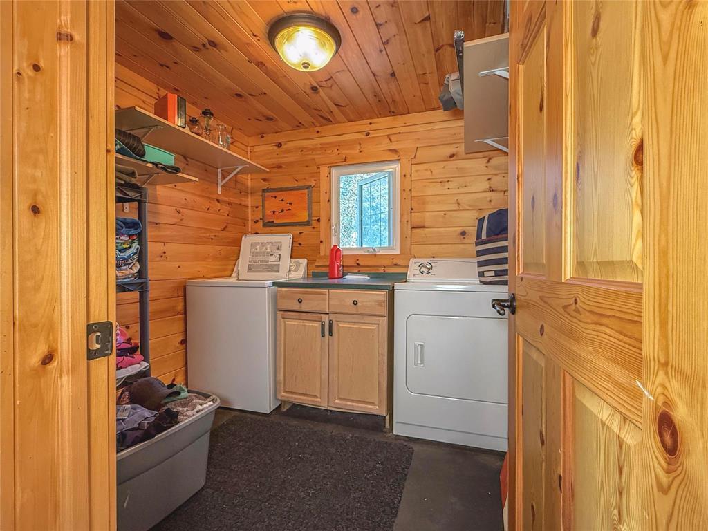 154 Crocus Street, Clear Lake, MB - Indoor Photo Showing Laundry Room