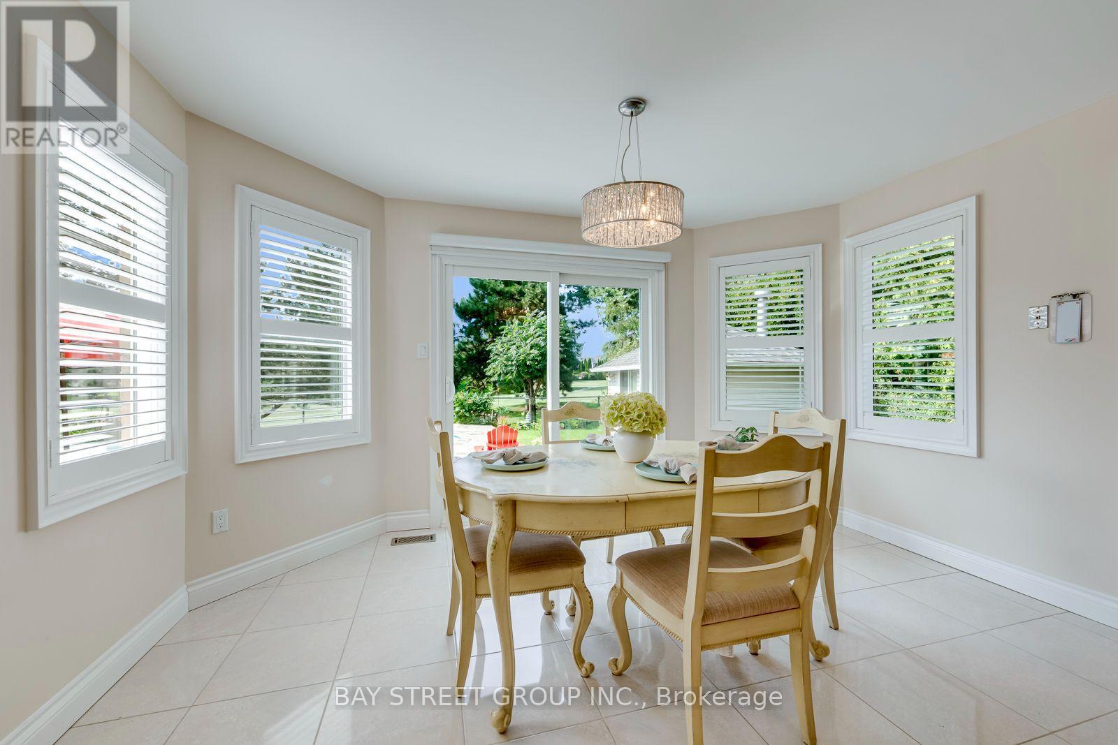 4177 Millcroft Park Drive, Burlington, ON - Indoor Photo Showing Dining Room