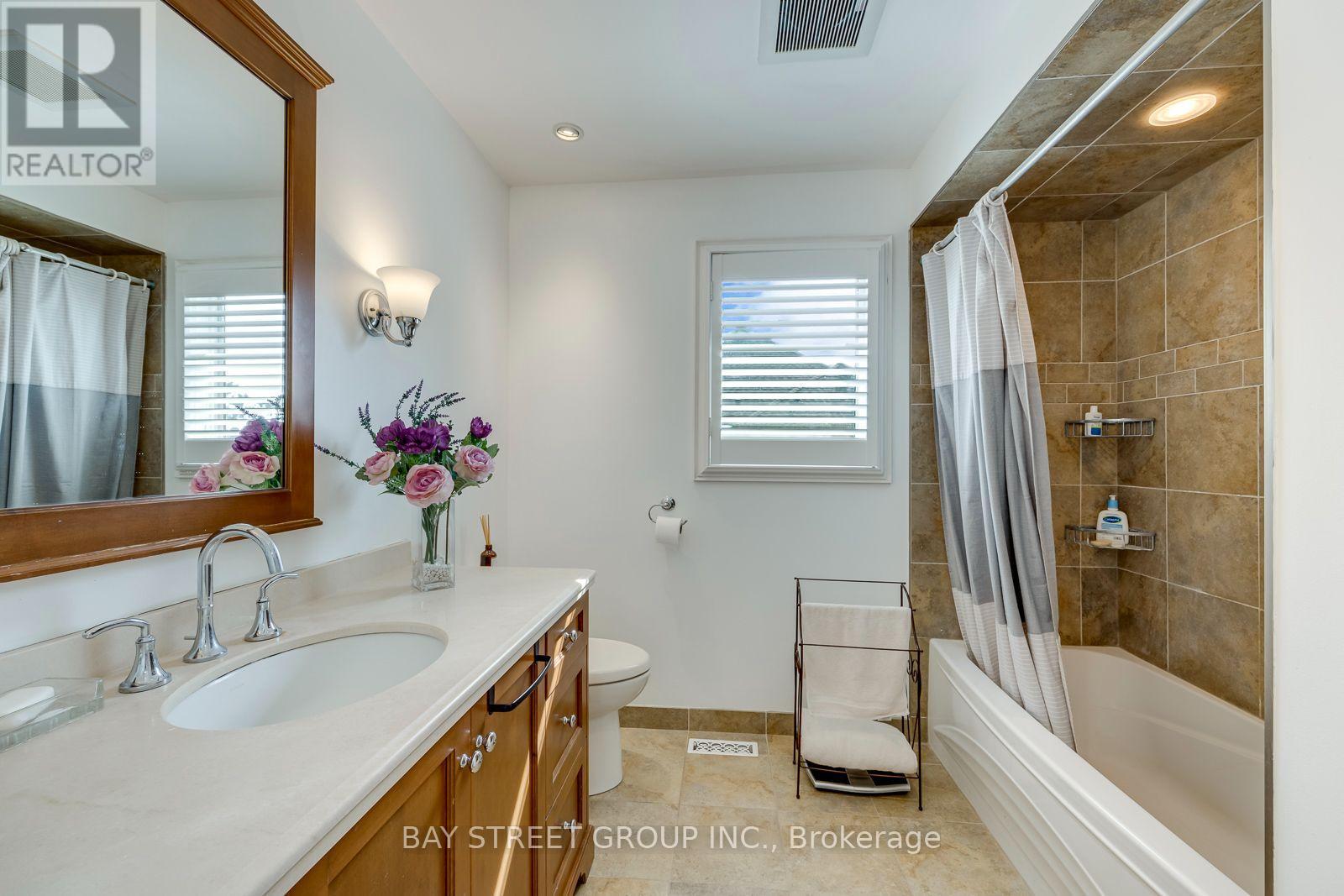 4177 Millcroft Park Drive, Burlington, ON - Indoor Photo Showing Bathroom
