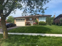 1213 Shamir Crescent Mississauga, ON L5C 1L2