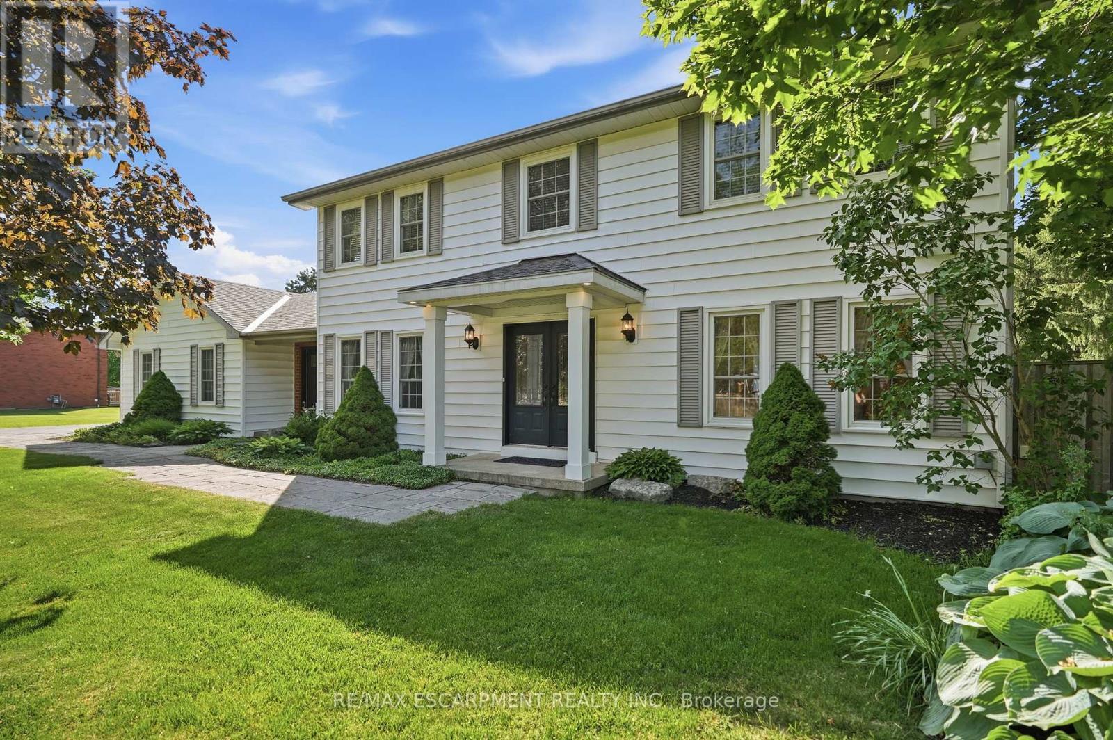 1 Meander Close, Hamilton, ON - Outdoor With Facade